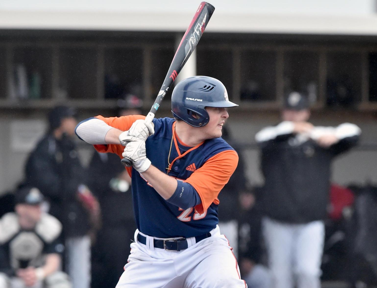 #5 Salem State Rallies Past #4 Worcester State